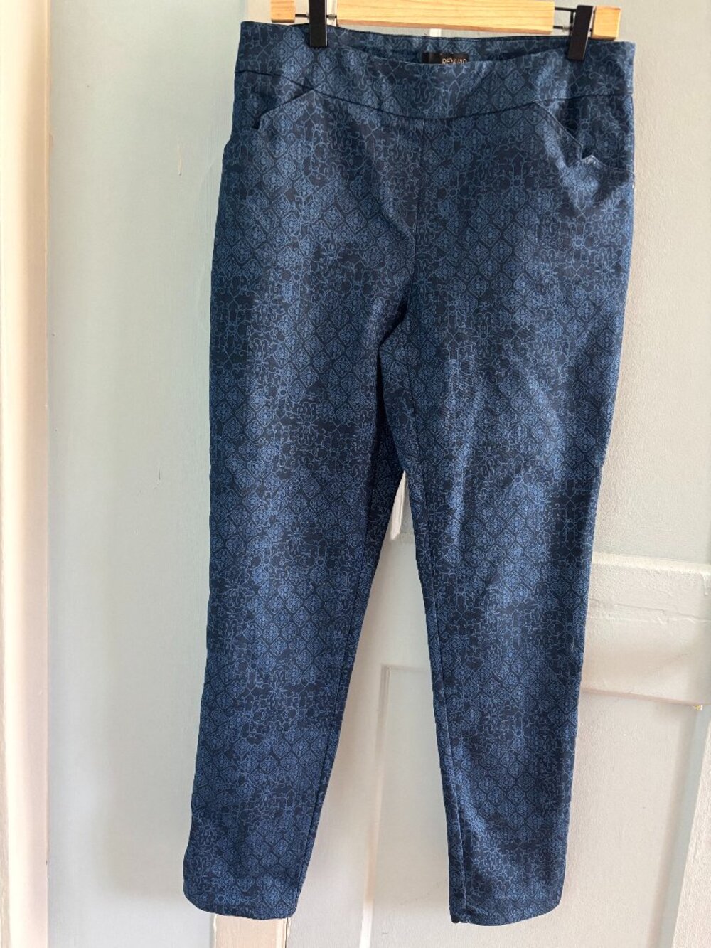 Renuar Navy Geometric Medallion Pull On Straight Leg Pants Size 10 VGUC